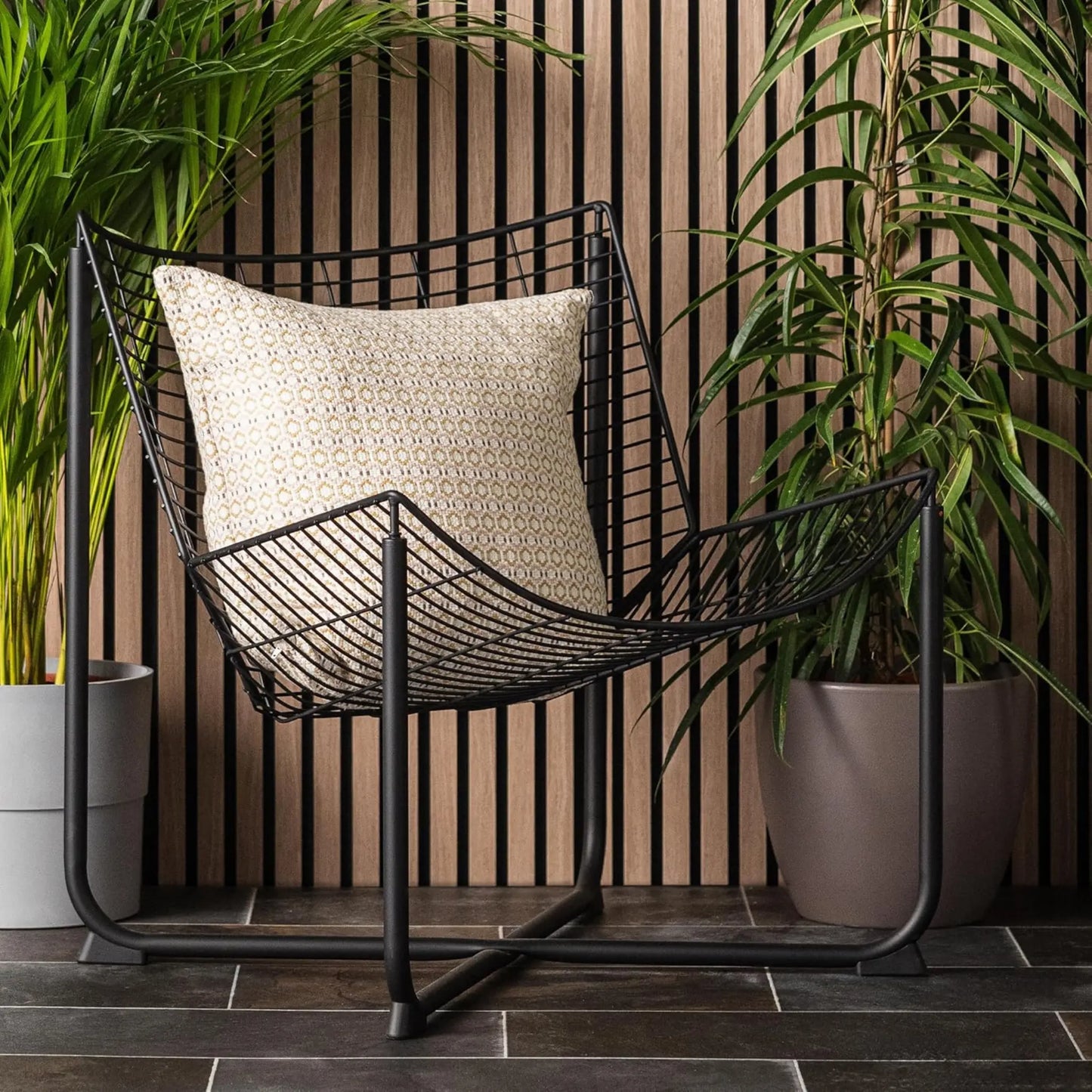 Rust-Oleum Switch Spray Matt Black sprayed on a chair